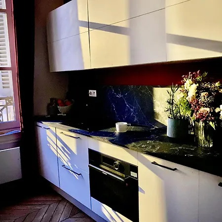 Serenite 4 P Historic Normandy District * カーン