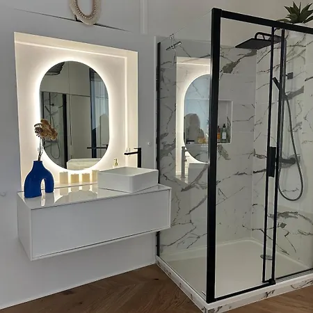 Serenite 4 P Historic Normandy District アパート *